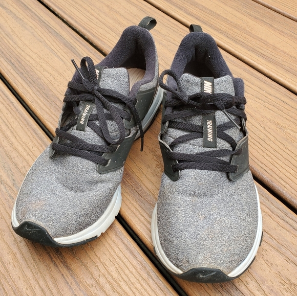 Nike Running Shoes - Picture 1 of 8